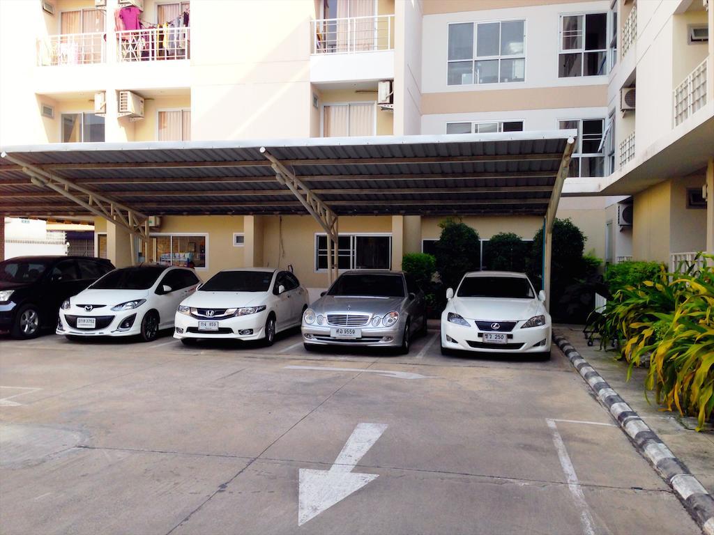 Baanbudsarin Apartment SingBuri Buitenkant foto
