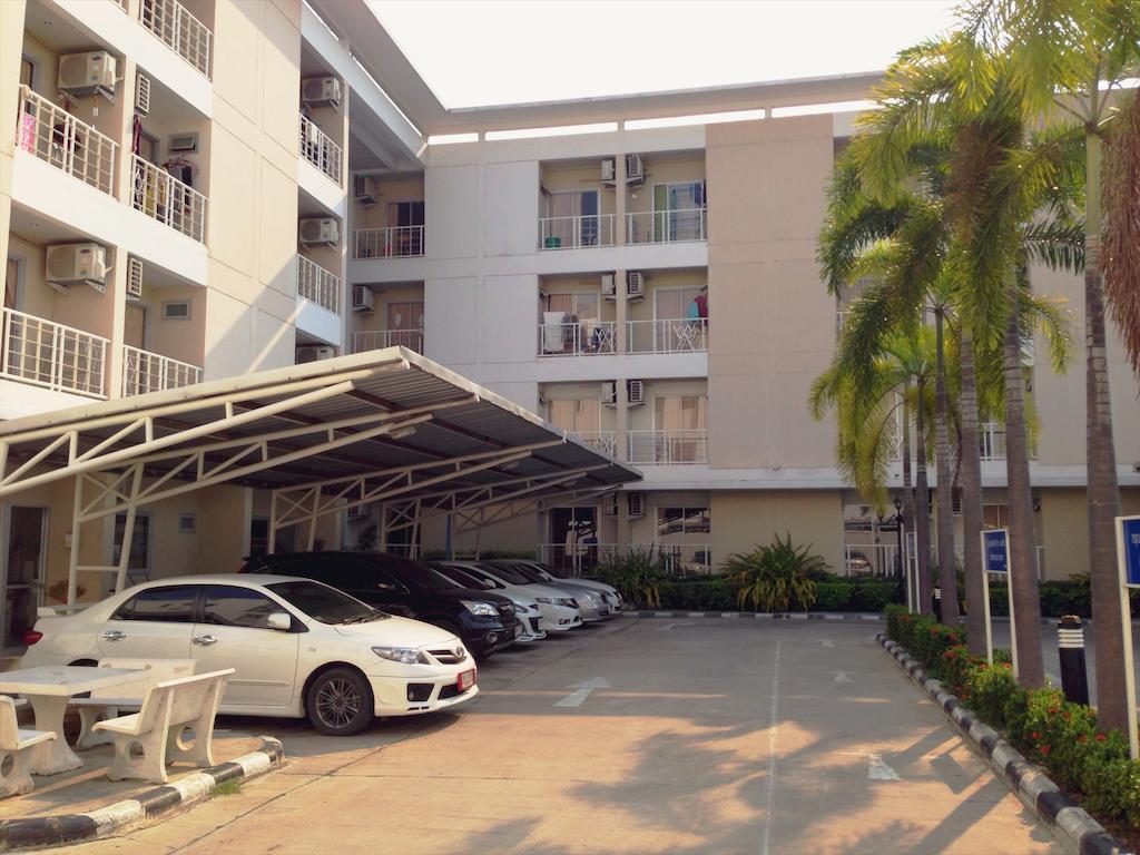 Baanbudsarin Apartment SingBuri Buitenkant foto