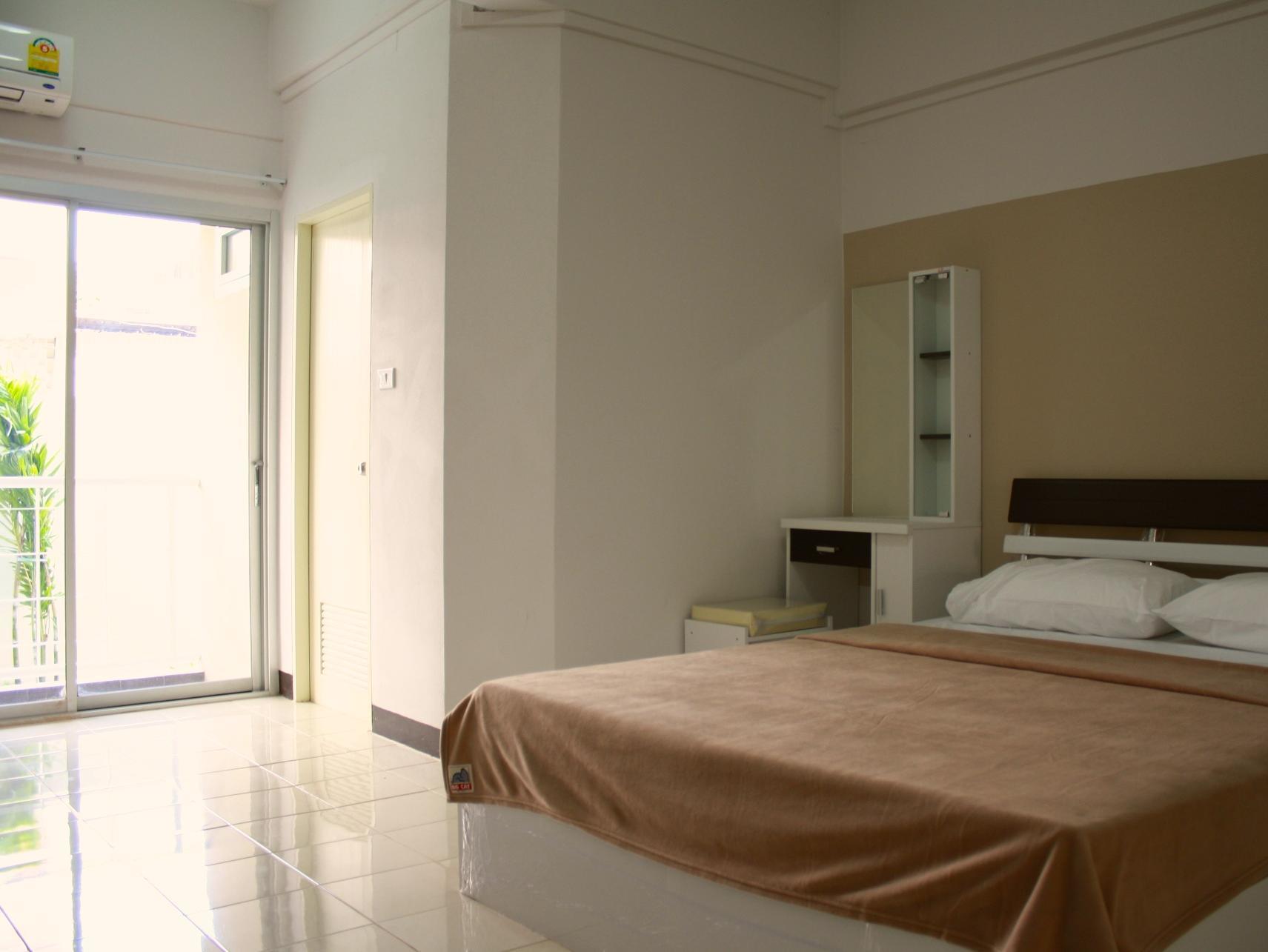 Baanbudsarin Apartment SingBuri Buitenkant foto